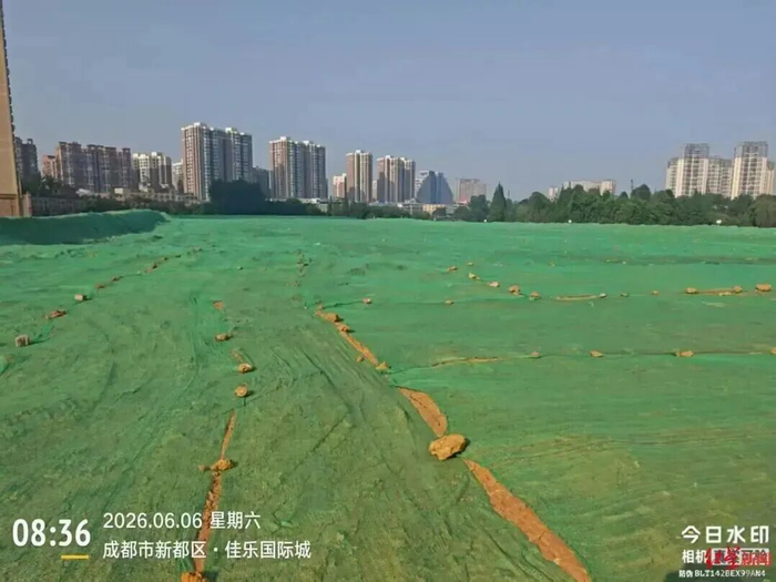 整改前（左）后（右）