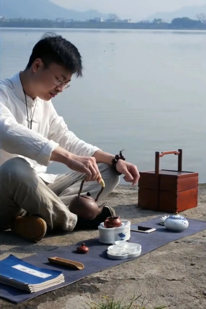 ▲广东潮汕“茶公子”刘仕钦