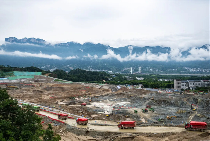 ▲ 6月8日拍摄的三峡水运新通道工程先行开挖区施工现场。摄影：新华社记者 伍志尊