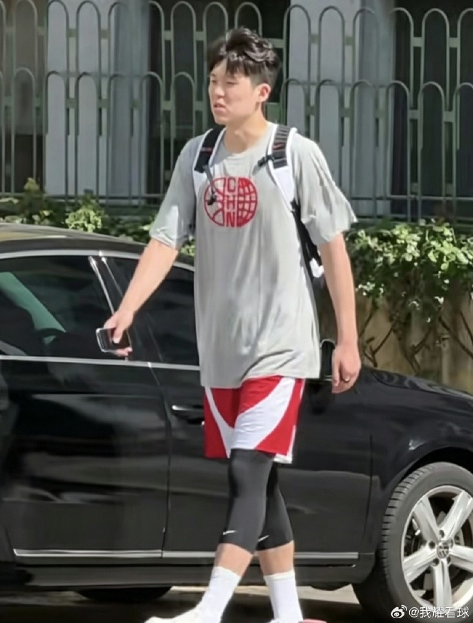 图片来源：微博@我耀看球