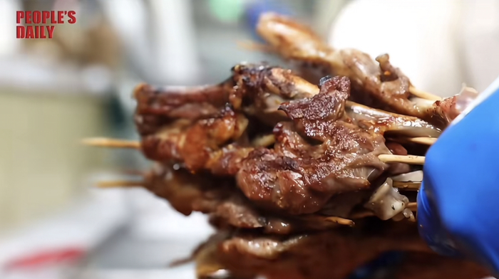 小红书账号“鹅腿阿姨”视频截图