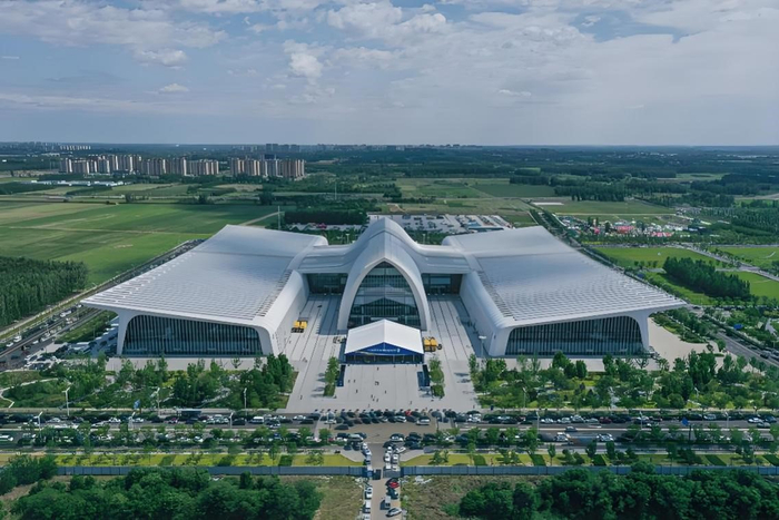 图为廊坊临空国际会展中心。
