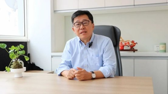 ▲云砺董事 原埃森哲大中华区主席 朱伟