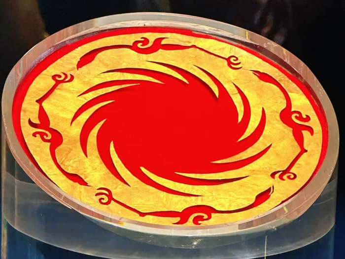 太阳神鸟金饰 记者 邓敏敏 摄