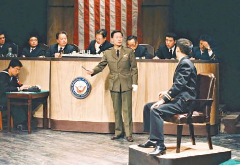 　　1988版《哗变》剧照。北京人民艺术剧院/供图