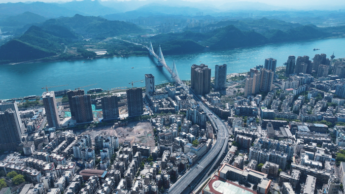 中国一冶承建的宜昌夷陵长江大桥延伸段关键路段（胜利三路至港窑路段）正式通车