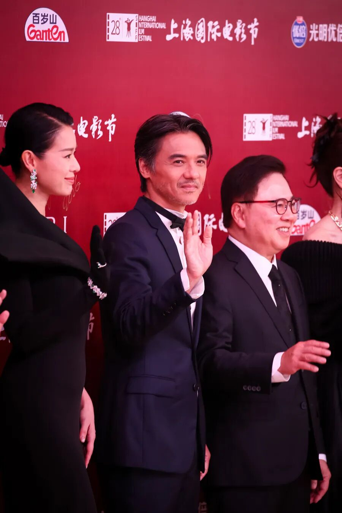 图为：冯德伦。