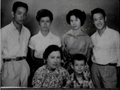 李小龙姐姐李秋源去世，李香凝发李秋源与李小龙合影悼念