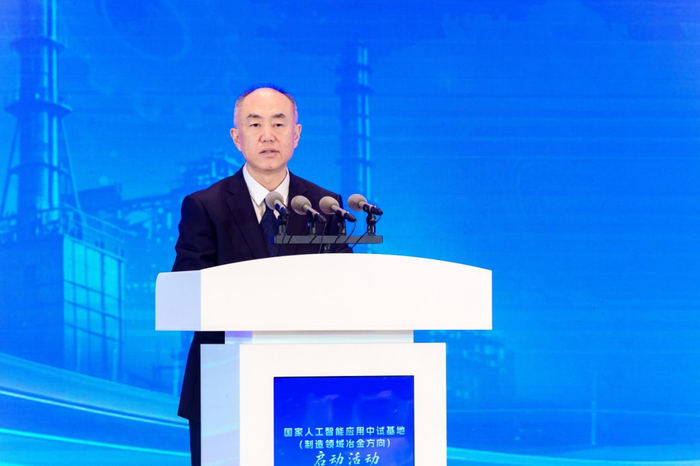 图为林存增主持活动