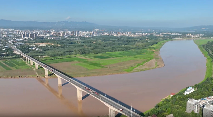 三门峡黄河公路大桥。