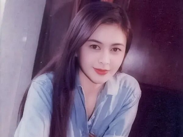 关之琳五官标致，有「大美人」之称。