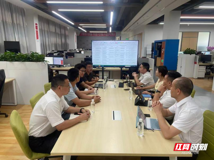 湖南三一职业技术学院新能源装备学院副院长胡浩然一行赴三一集团重卡事业部开展定向班建设专项调研。