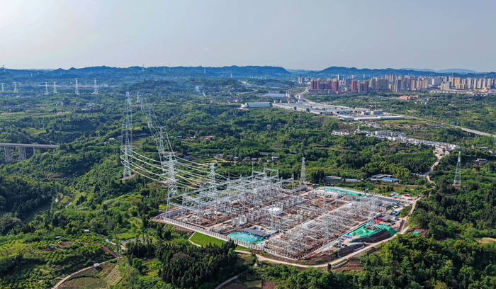 图为四川广安Ⅱ500千伏输变电工程千伏变电站全景（康建林摄）