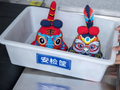 端午坐火车回家，为啥大家都爱拎上这只“小老虎”？