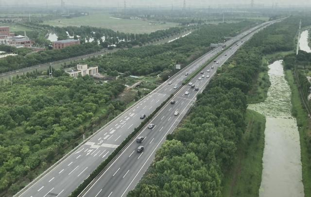 高速路段航拍图 