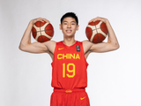 媒体人：能回到巅峰水平的崔永熙 在攻防两端都是中国男篮所需的