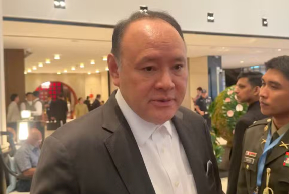 此前，特奥多罗在香格里拉对话会期间接受媒体提问 菲媒报道截图