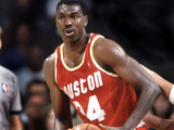 1994年的今天：奥拉朱旺带领火箭夺队史首冠 个人荣膺总决赛MVP