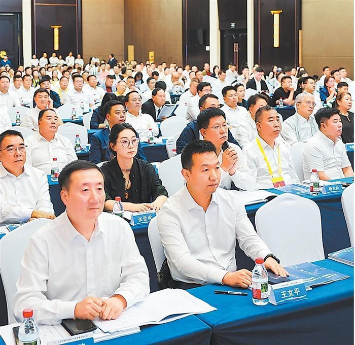     6月21日，天水市特色优势产业高质量发展大会举行。