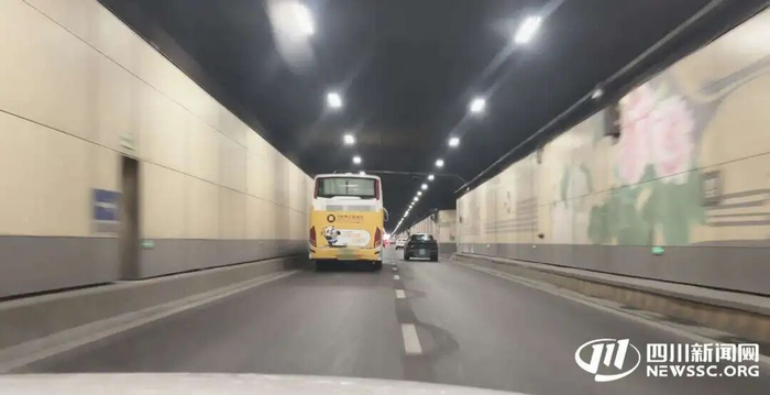改造后，试点隧道跨线桥可以变道