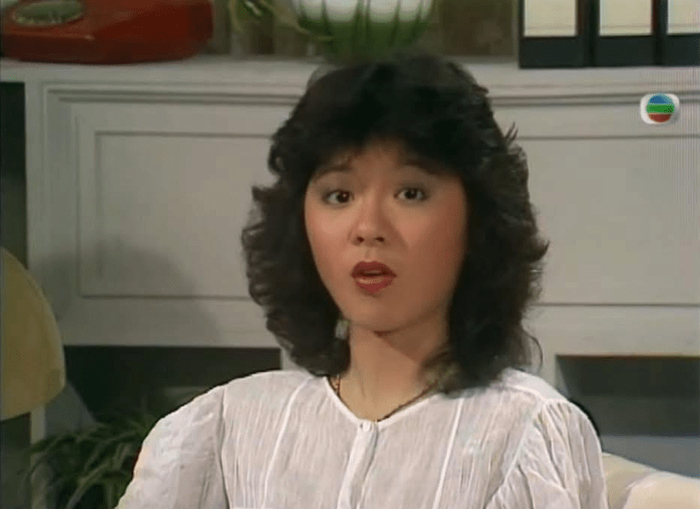 符钰晶于1981年考入TVB艺员训练班。