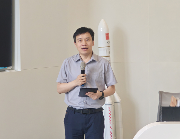 天津爱思达航天科技股份有限公司董事长兼CTO张毅接受记者采访。 新京报贝壳财经记者罗亦丹 摄