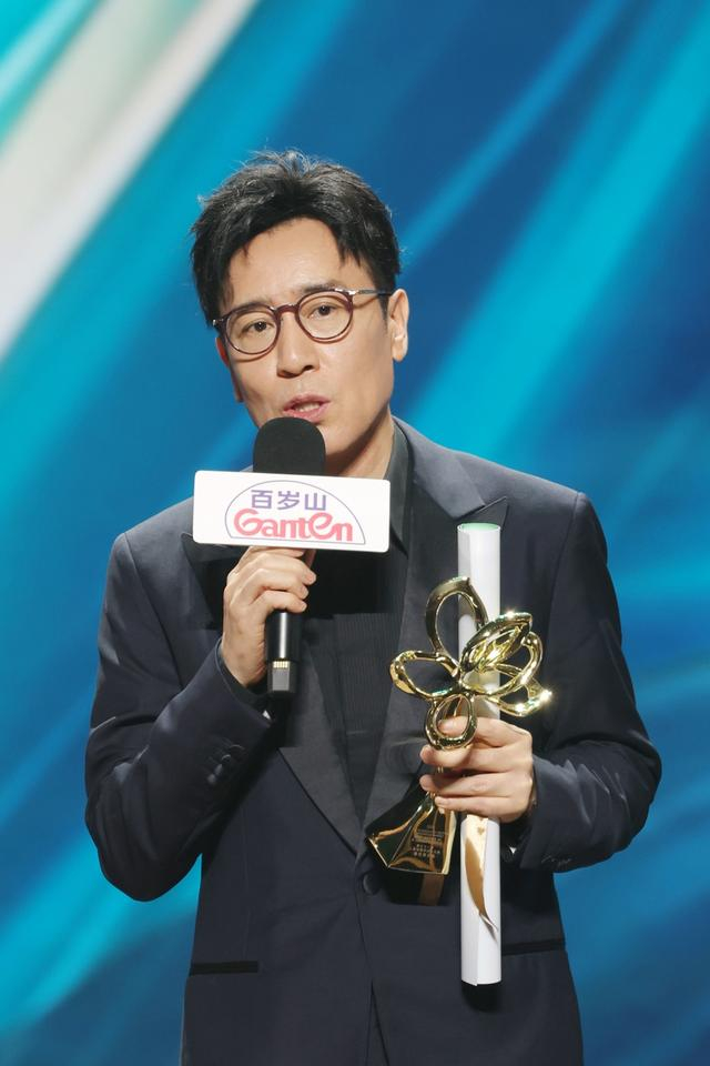 演员于和伟 赖鑫琳 摄