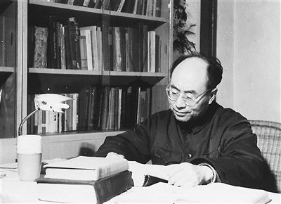 于敏在工作中。 新华社图片