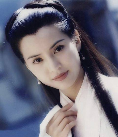 于小华曾为李若彤饰演的小龙女配音