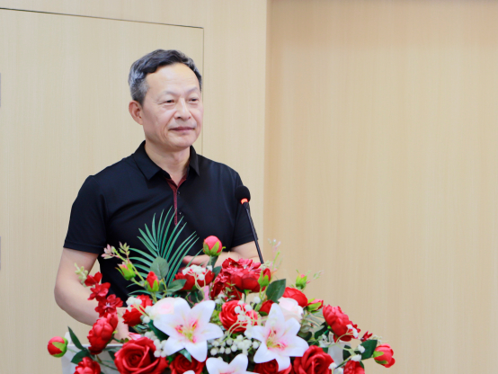 △秦淮区关工委副主任徐勇耕发表讲话