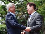 共同民主党支持率下滑，党内斗争加剧，李在明邀请文在寅青瓦台共进午餐：团结非常重要
