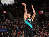 媒体人：现在连投篮也不再是杨瀚森的卖点 形势相当严峻