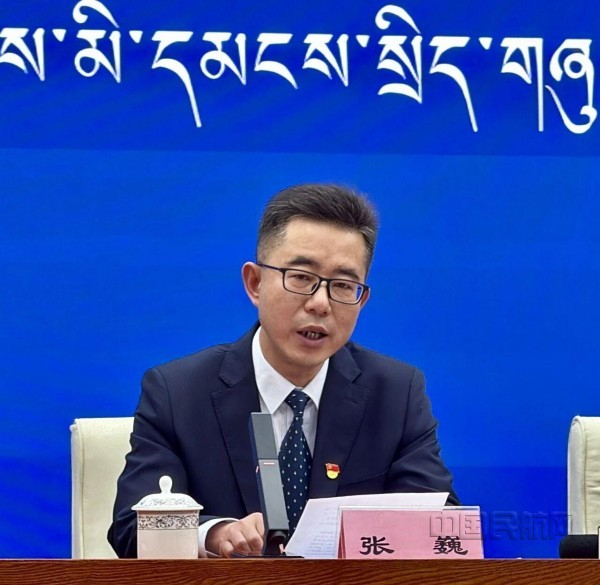 西藏区局新闻发言人张巍答记者提问（西藏区局供图）