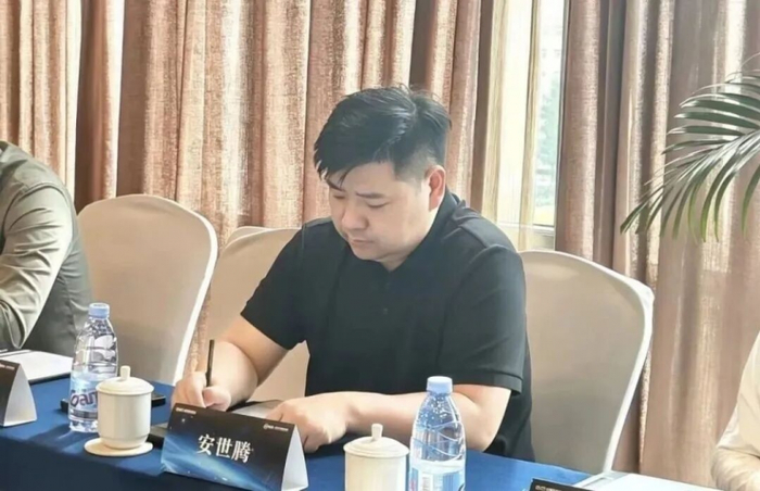 （图：安世腾副总裁魏伟）