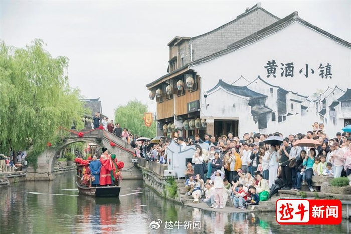 朱华芬 摄