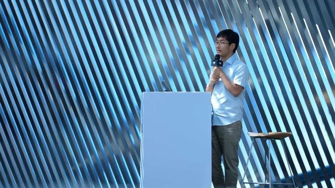 北京大学教授叶春翔在大疆 EV50 发布会现场｜图片来源：大疆