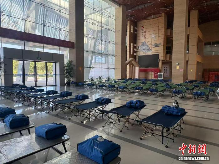 乐清市市民活动中心避灾安置点一景。乐清市委宣传部供图