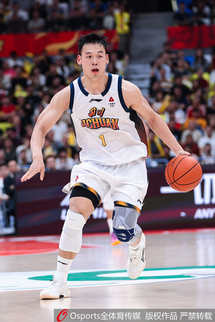 直播吧：四川男篮给景菡一提供多年顶薪合同 球员也认可这份合同