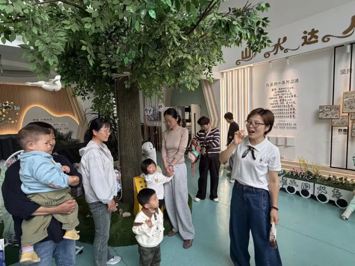 海曙区章水镇中心幼儿园家长开放日。图片由学校提供