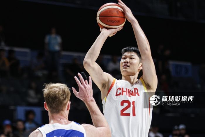媒体人：山西男篮连续引援再追求胡金秋 CBA真值得投这么多钱？