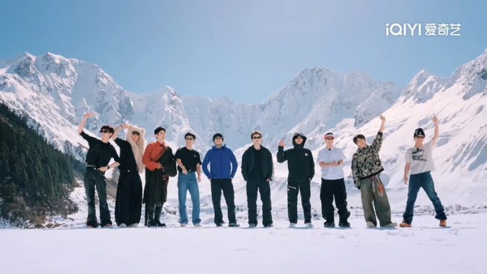十个勤天在《种地吧4》里合影