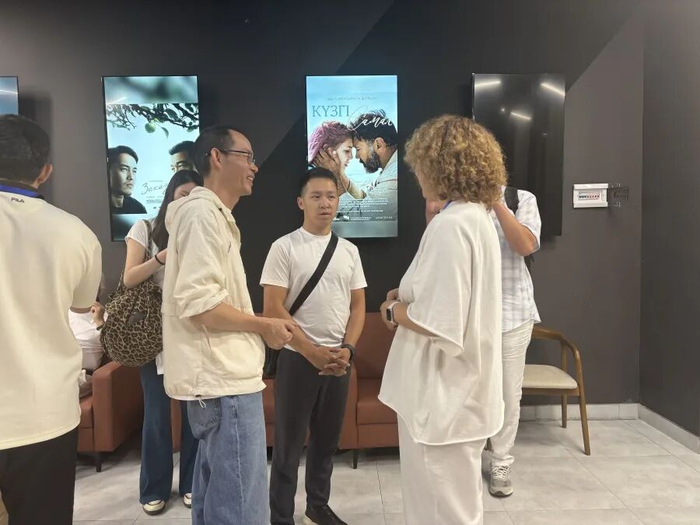 导演蓝鸿春与观众、影人进行交流