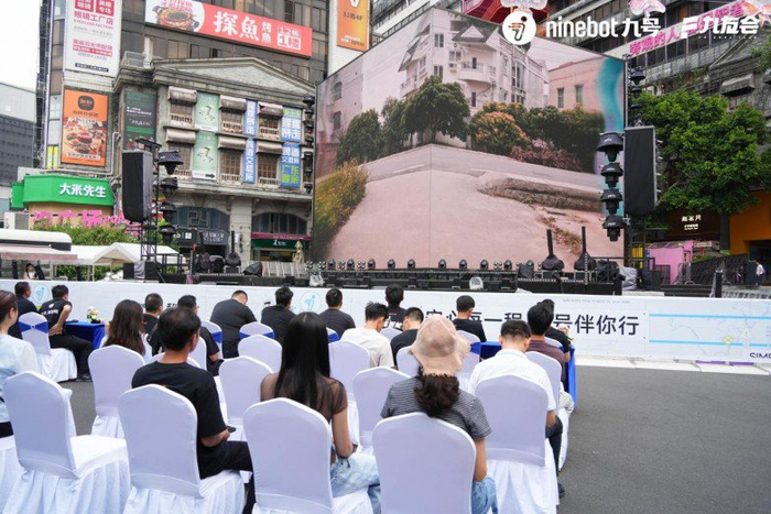 图:佛山交警讲解短途出行工具的安全规范和基础法规