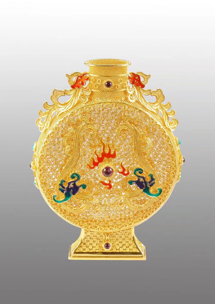 图为花丝工艺作品《紫气东来》。受访者供图