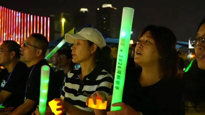 内场观众一同合唱