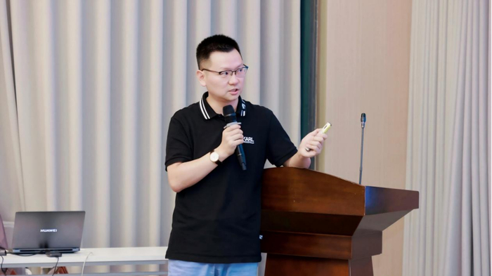 佛吉亚汽车电子全球运营与数字化总监-祝伟巍