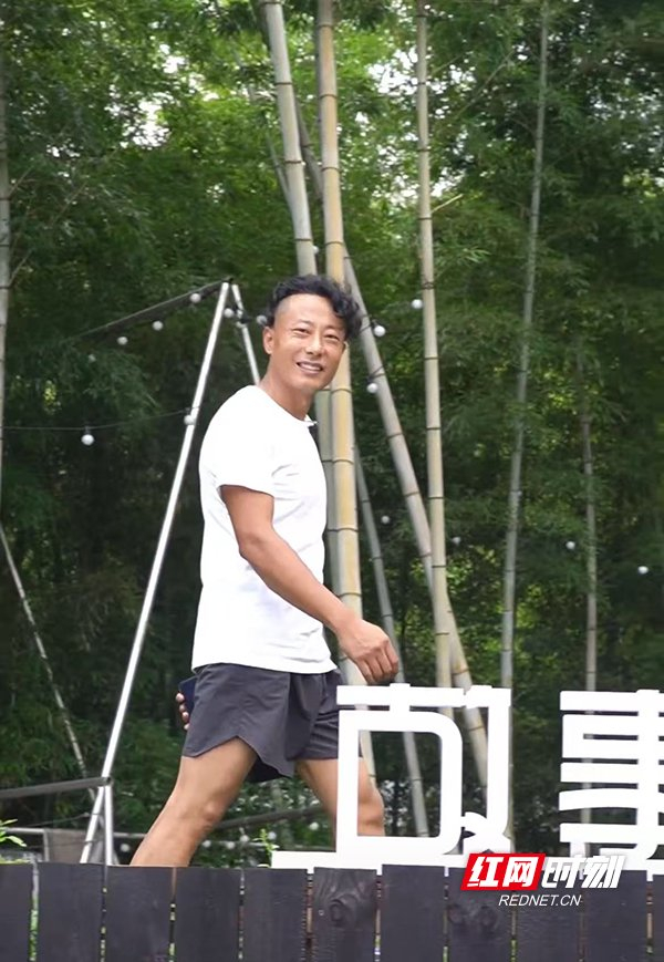 陈秋溪。