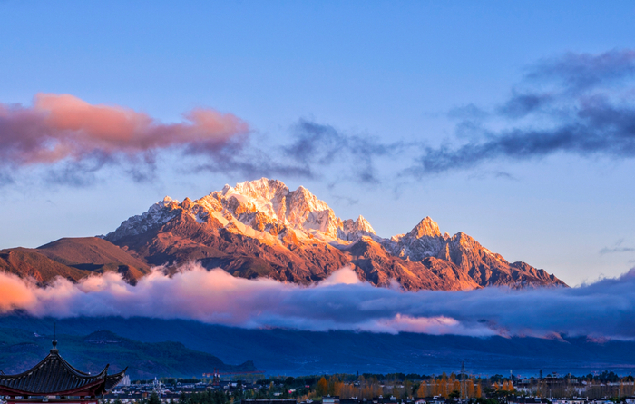 玉龙雪山 杨寿福 摄
