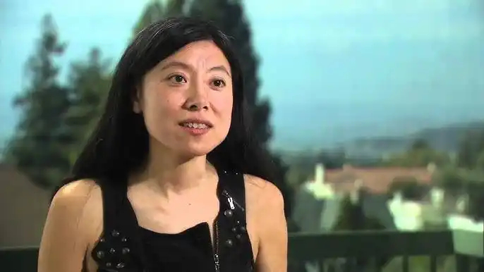 宋晓东是全球计算机安全与 AI 安全领域最具影响力的学者之一，毕业于清华大学
