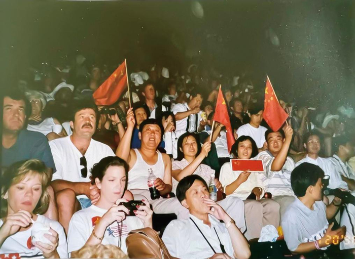 图2：1996年以牛根生为团长的伊利代表团出席亚特兰大奥运会